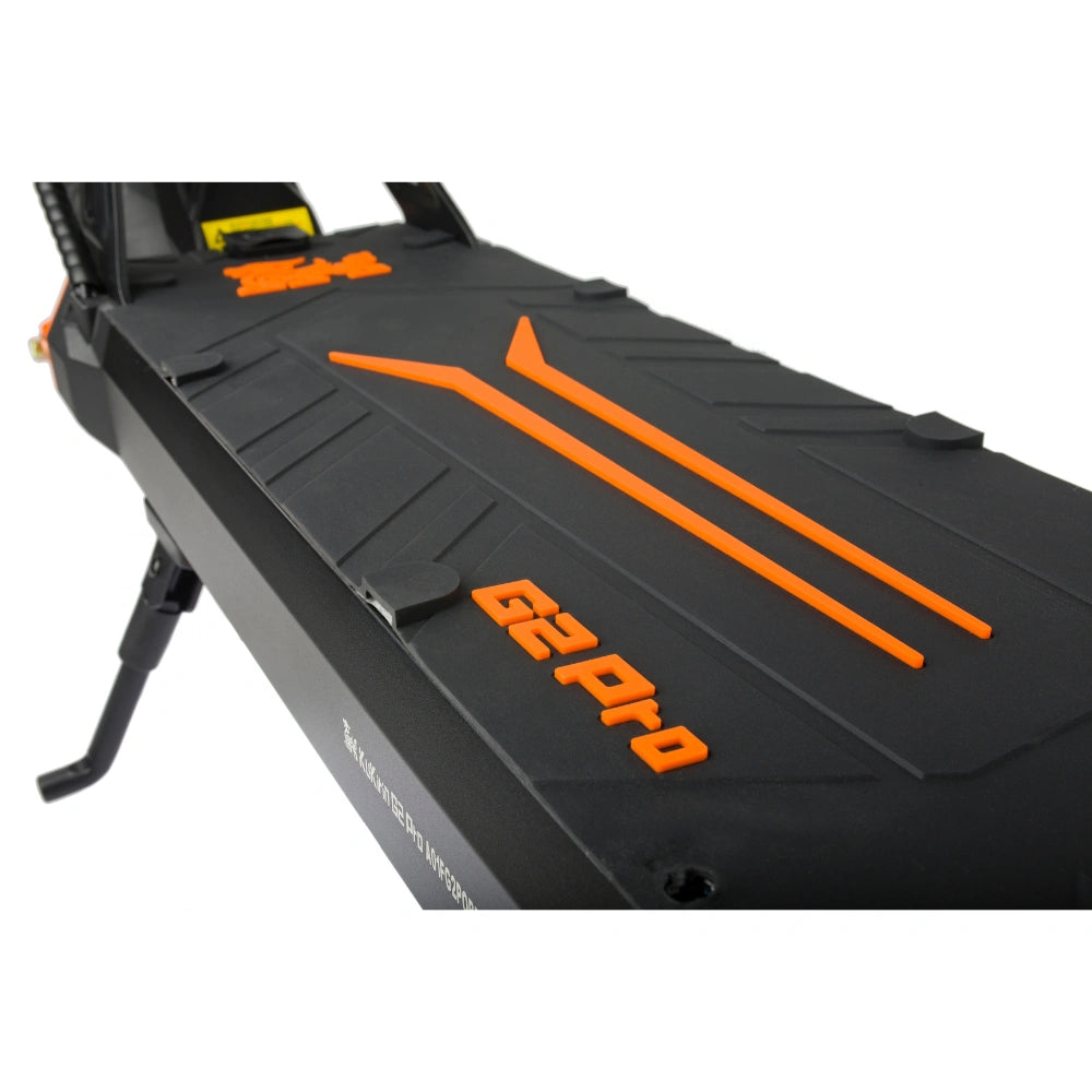 Anti-slip textured foot deck of KuKirin G2 Pro foldable e-scooter, orange G2 Pro logo, large stable standing platform